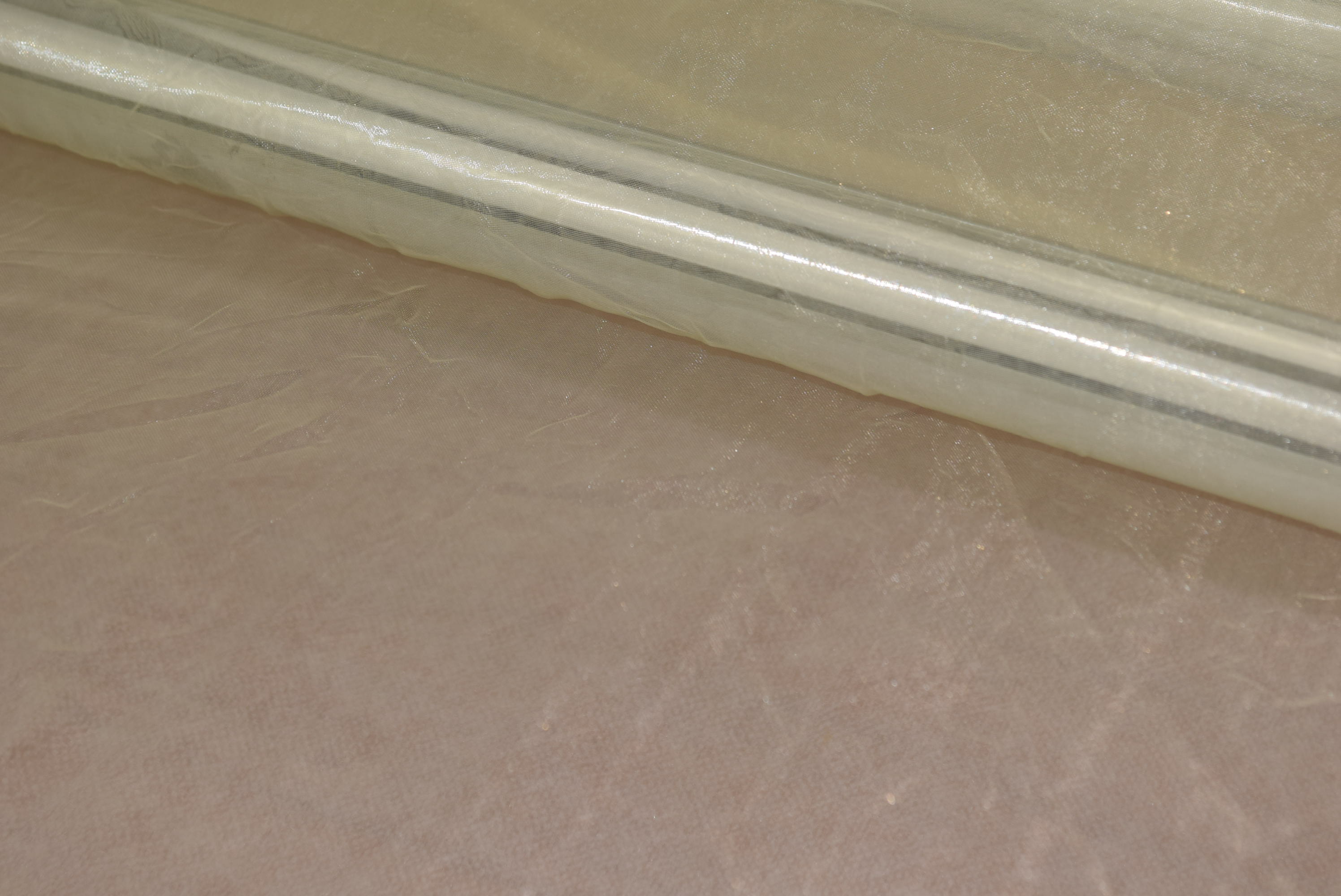 0300 жатая органза цвет бежевый